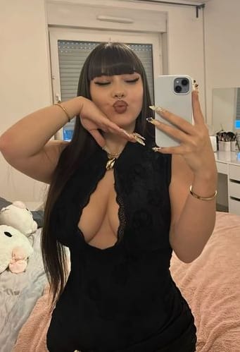 Olivia OnlyFans young 1